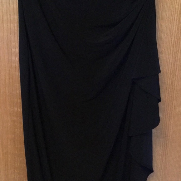 Maxi gown. Black and lace beautiful dress. - Picture 4 of 6